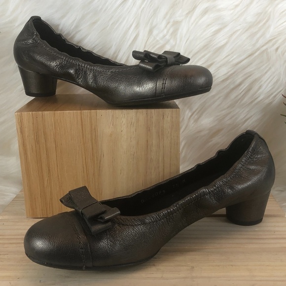 Stuart Weitzman Slip On Pewter Ballet Heels‎ - Picture 2 of 6